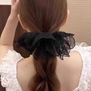 Dantelli Büyük Lastik Toka